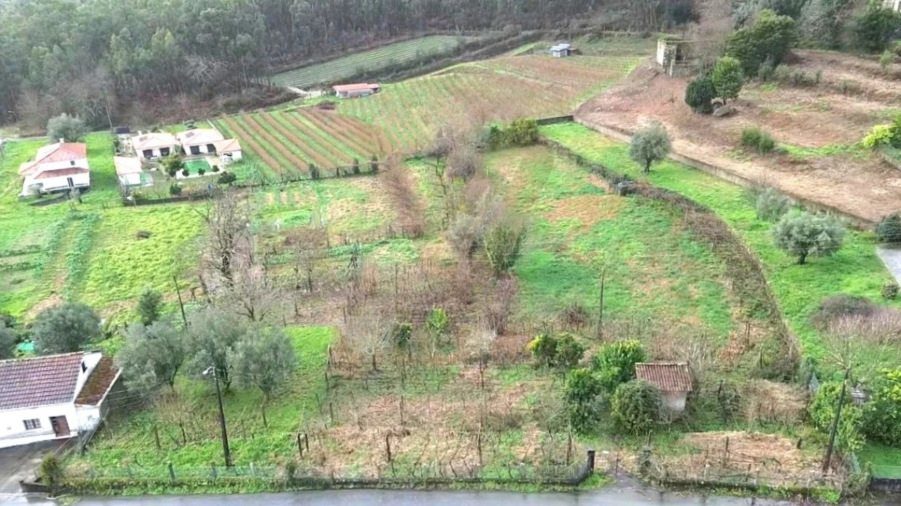 Terreno para Venda em Refoios do Lima Foto 4