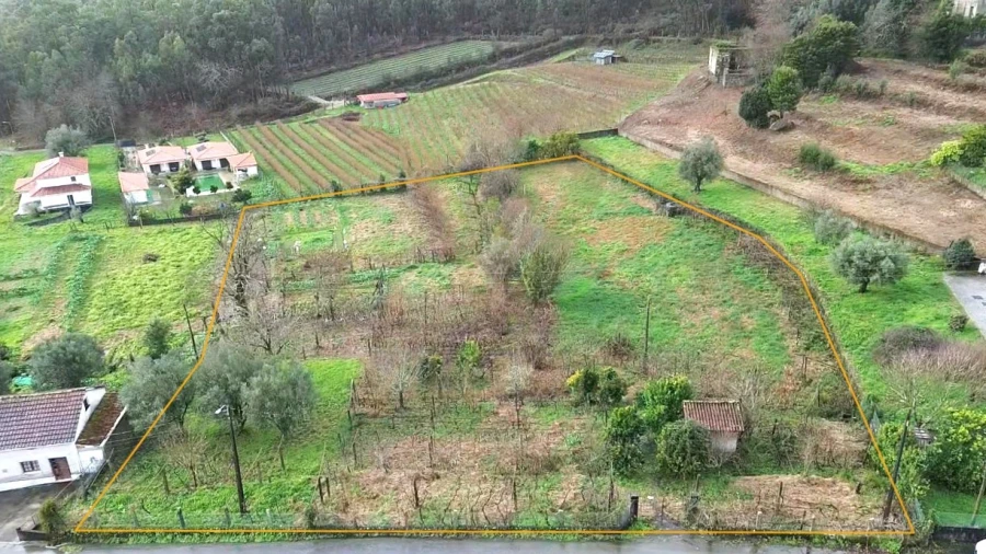 Terreno para Venda em Refoios do Lima Foto 2