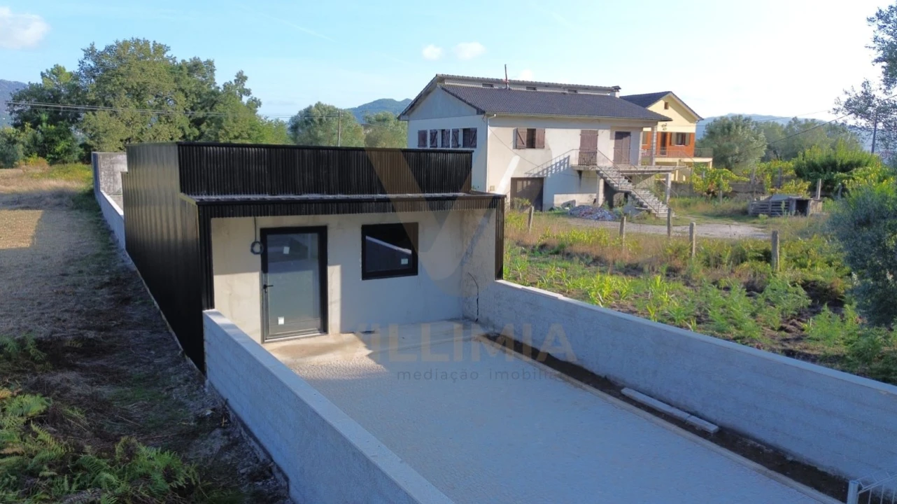 Moradia T2 para Venda em Fontão Foto 4