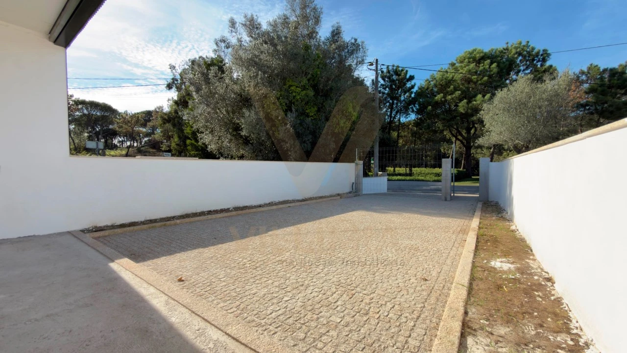 Moradia T2 para Venda em Fontão Foto 2