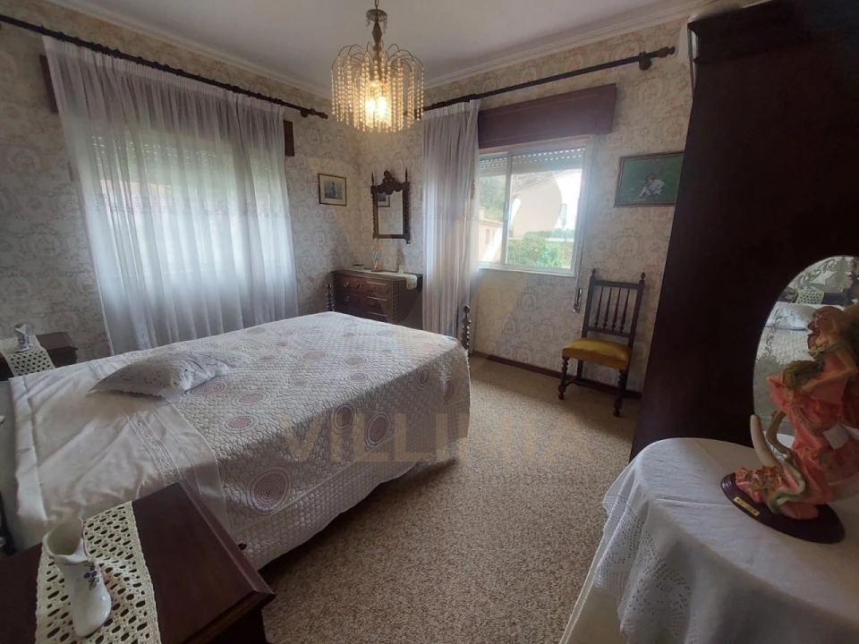 Moradia T4 para Venda em Calheiros Foto 11