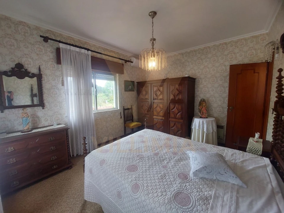 Moradia T4 para Venda em Calheiros Foto 12