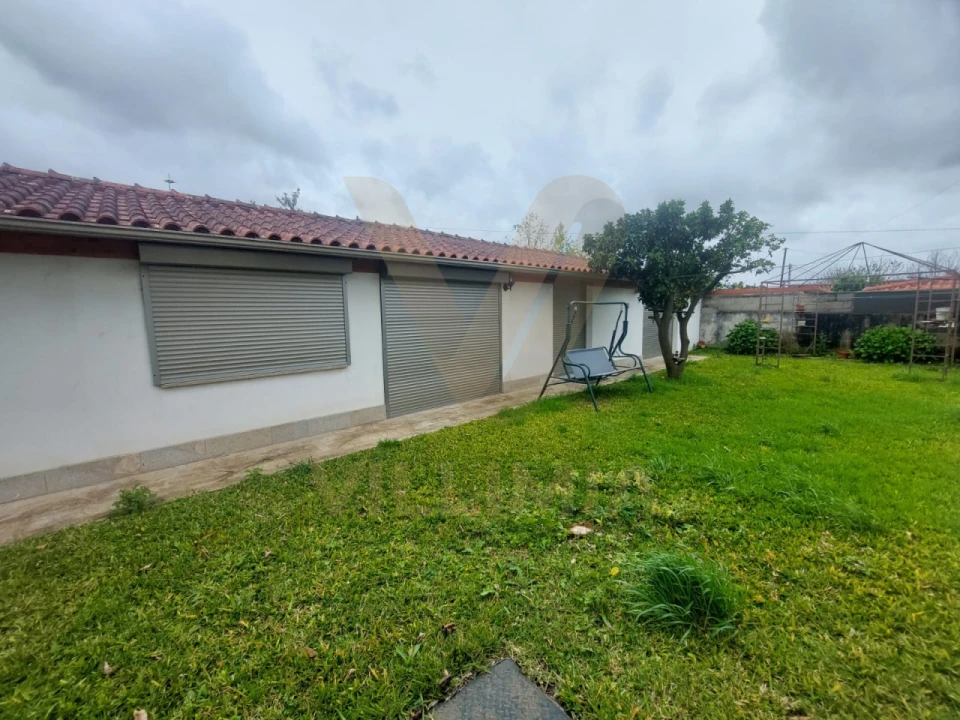 Moradia T4 para Venda em Calheiros Foto 17