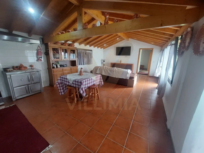 Moradia T4 para Venda em Calheiros Foto 21