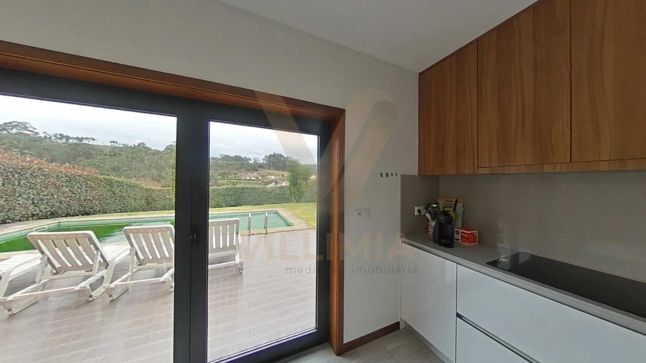 Moradia T3 para Venda em Fornelos e Queijada Foto 32