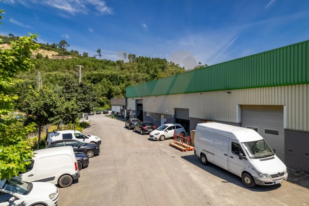 Armazém para Venda em Arcozelo Foto 9