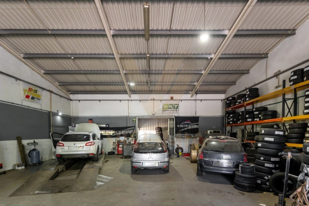 Armazém para Venda em Arcozelo Foto 3