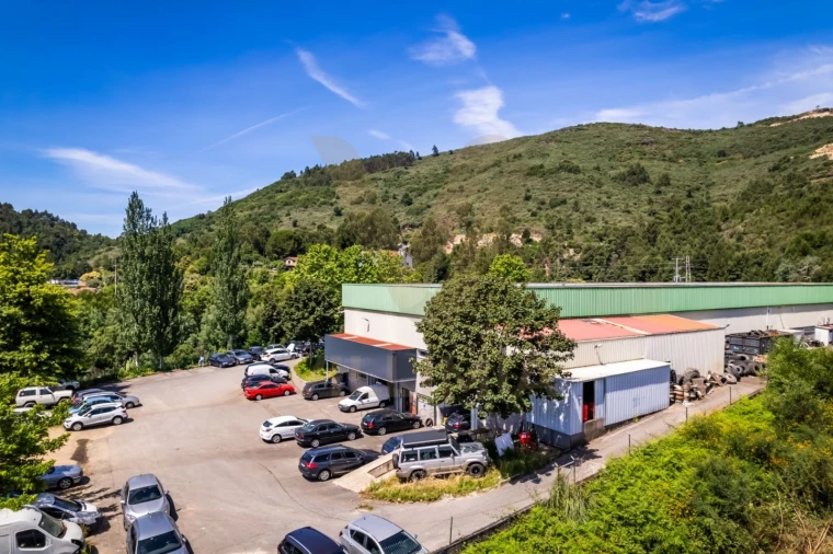 Armazém para Venda em Arcozelo Foto 14