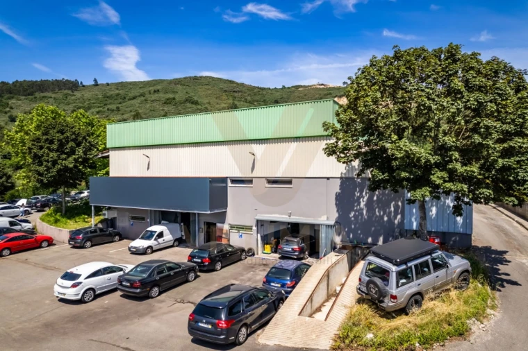 Armazém para Venda em Arcozelo Foto 15