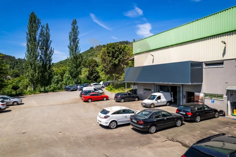 Armazém para Venda em Arcozelo Foto 16