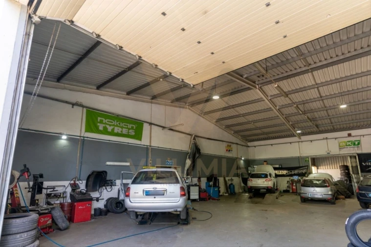 Armazém para Venda em Arcozelo Foto 2