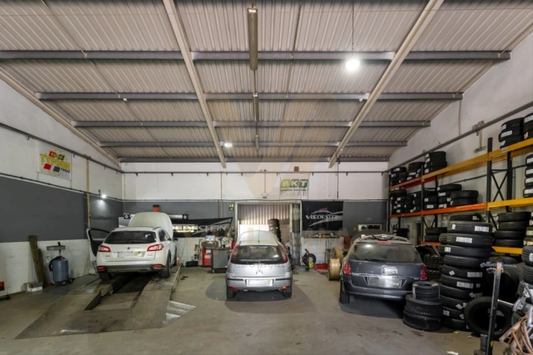 Armazém para Venda em Arcozelo Foto 3