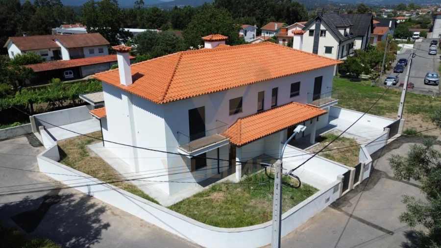 Moradia T3 para Venda em Correlhã Foto 8