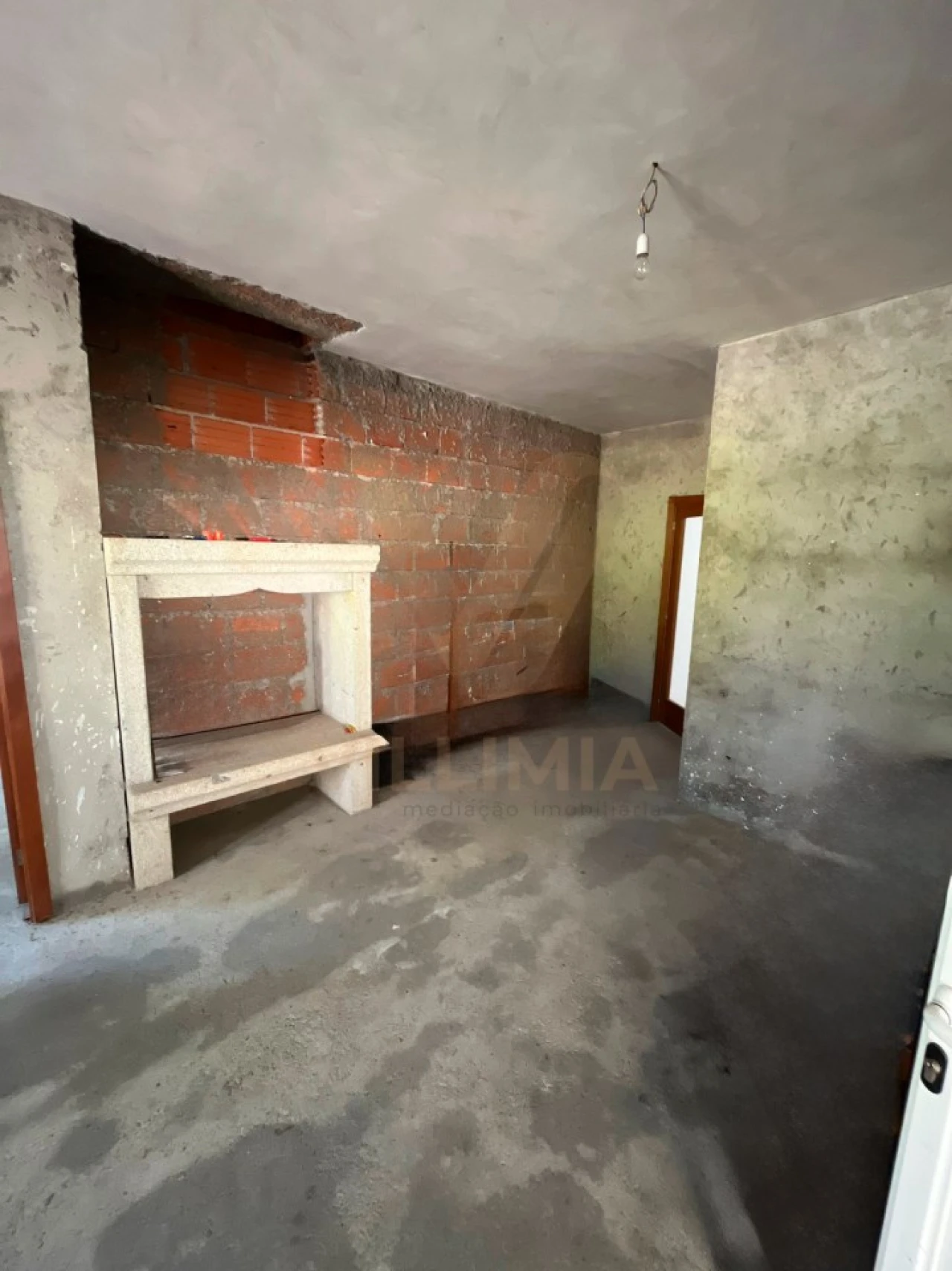 Moradia T3 para Venda em Refoios do Lima Foto 6