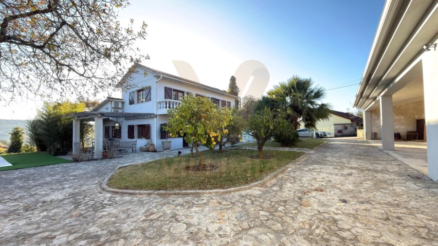 Moradia T3 para Venda em Navió e Vitorino dos Piães Foto 6