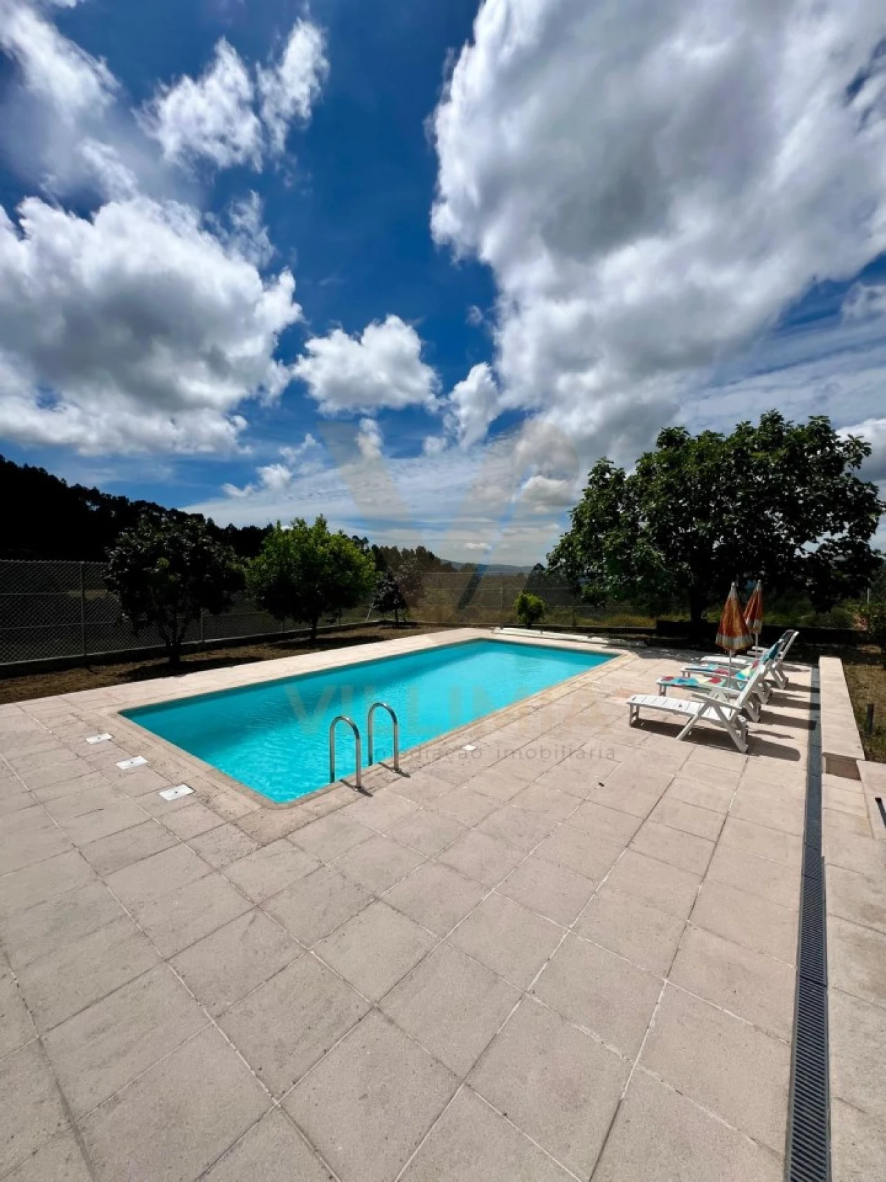 Moradia T5 para Venda em Cunha Foto 24