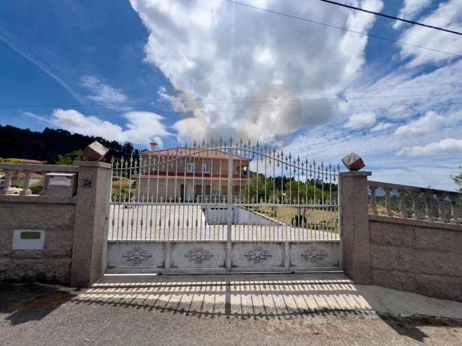 Moradia T5 para Venda em Cunha Foto 3