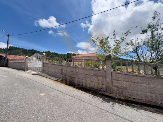 Moradia T5 para Venda em Cunha Foto 29