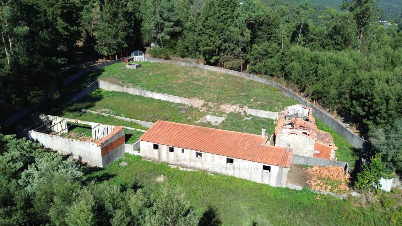 Moradia T3 para Venda em Labruja Foto 1