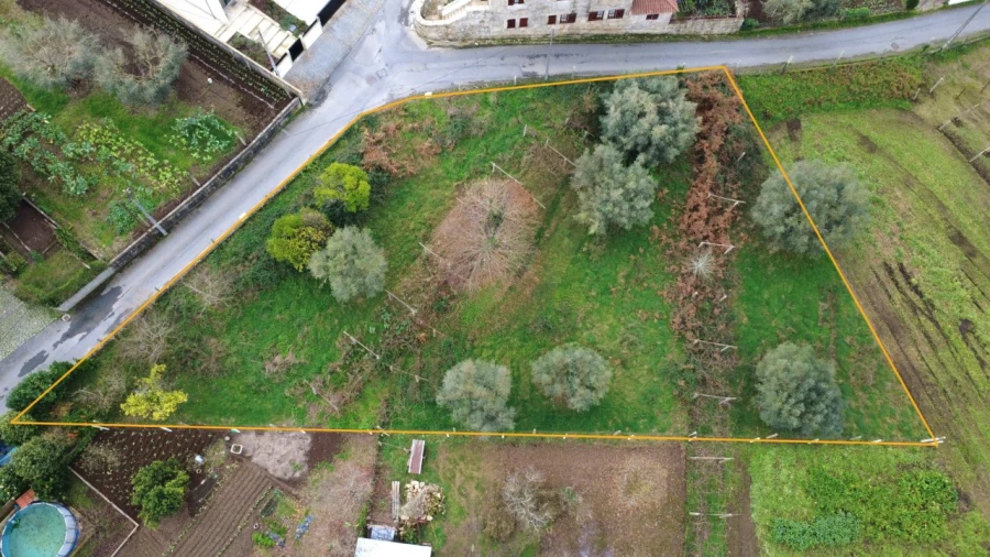 Terreno para Venda em Arcozelo Foto 2