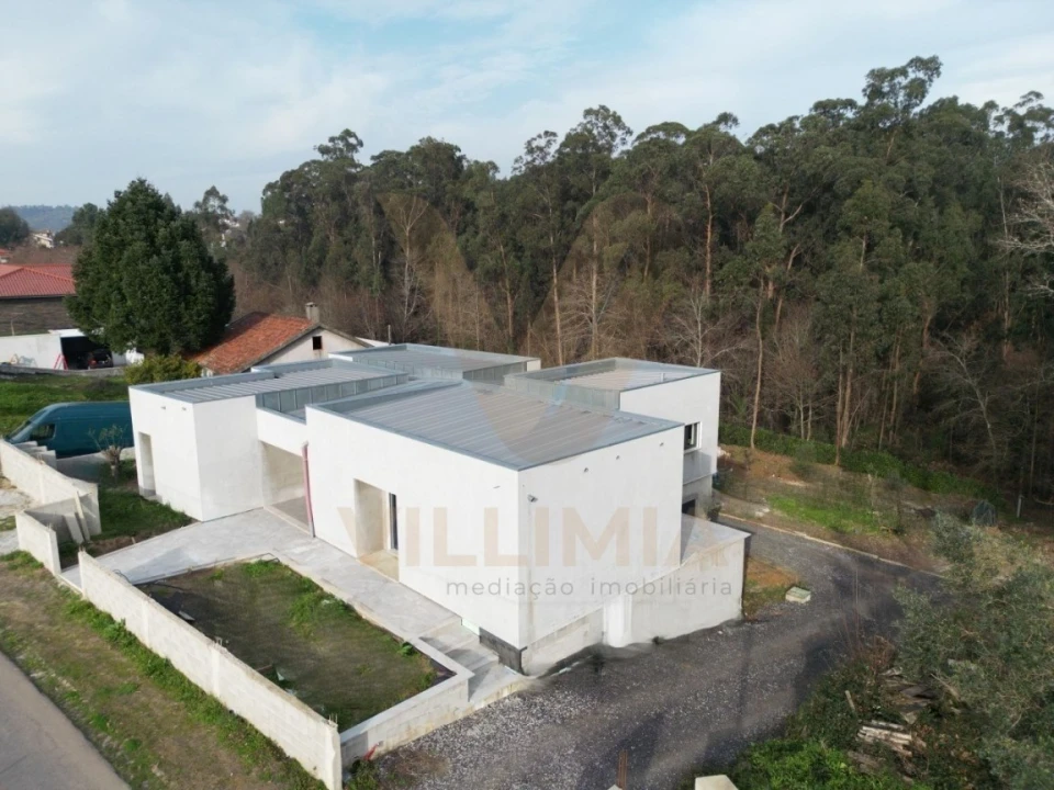 Moradia T3 para Venda em Rebordões (Souto) Foto 3