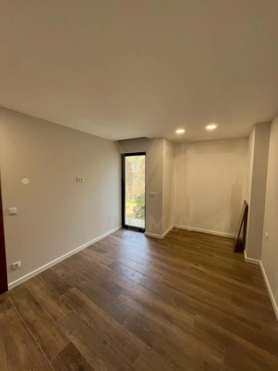 Moradia T3 para Venda em Rebordões (Souto) Foto 8