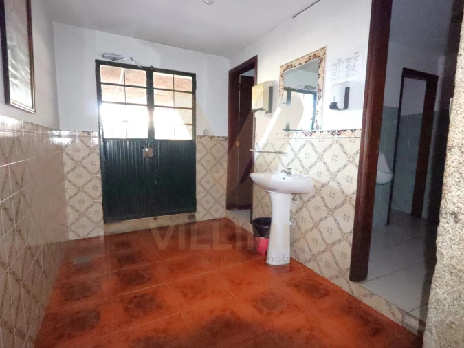 Moradia T4 para Venda em Arcozelo Foto 16