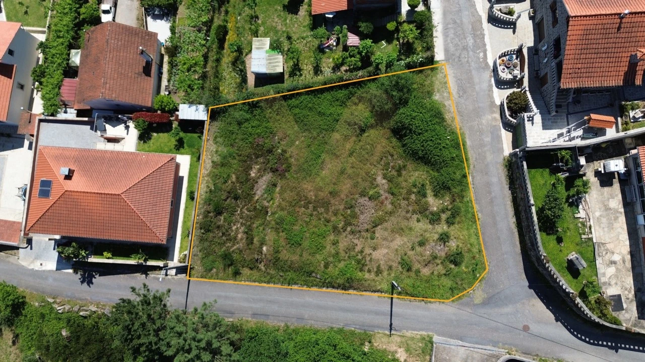 Terreno para Venda em Arcozelo Foto 1