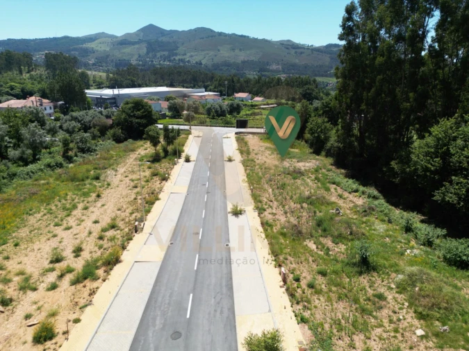 Terreno para Venda em Fornelos e Queijada Foto 2