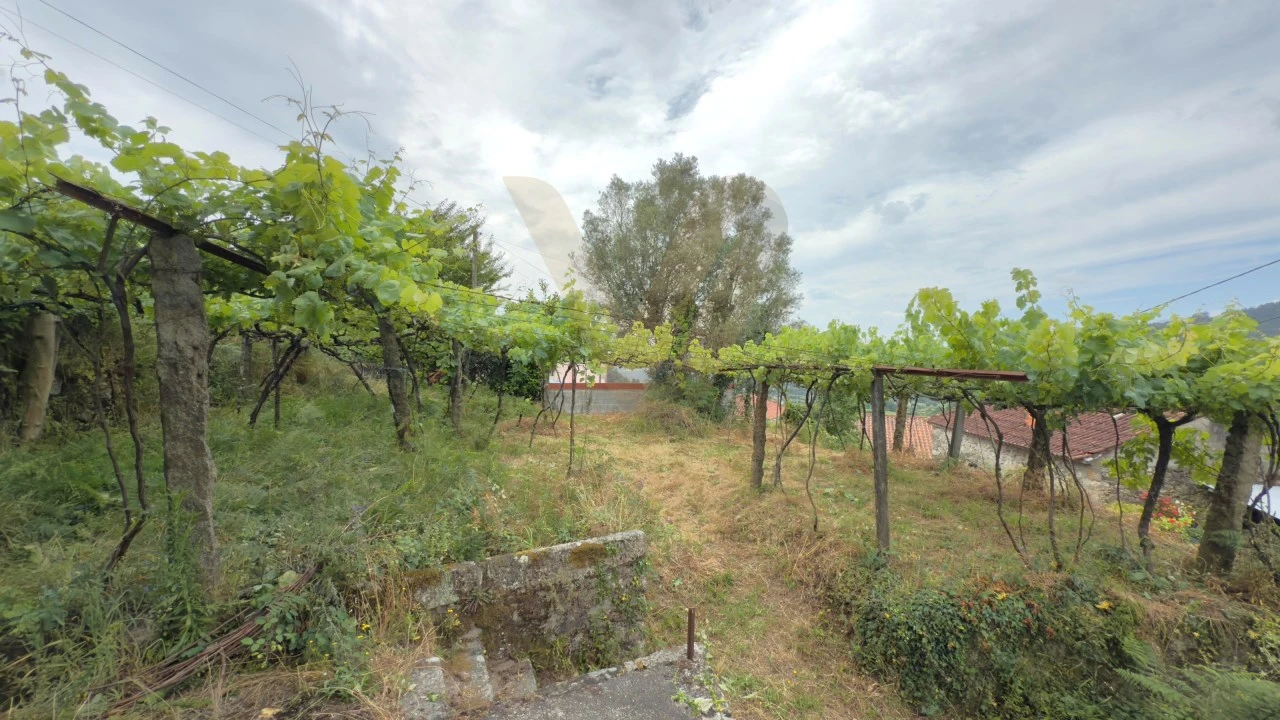 Moradia T3 para Venda em Bárrio e Cepões Foto 18