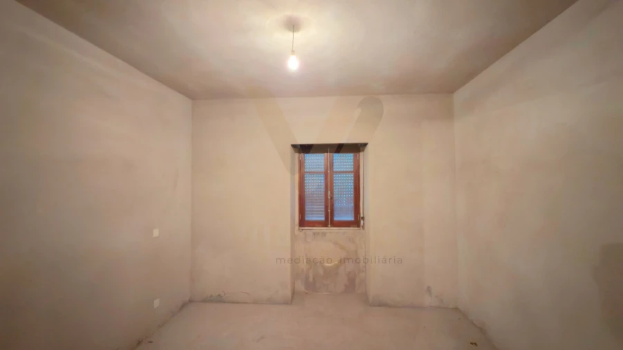 Moradia T3 para Venda em Bárrio e Cepões Foto 9