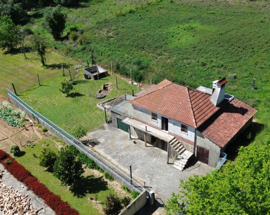 Moradia T2 para Venda em Fornelos e Queijada Foto 2