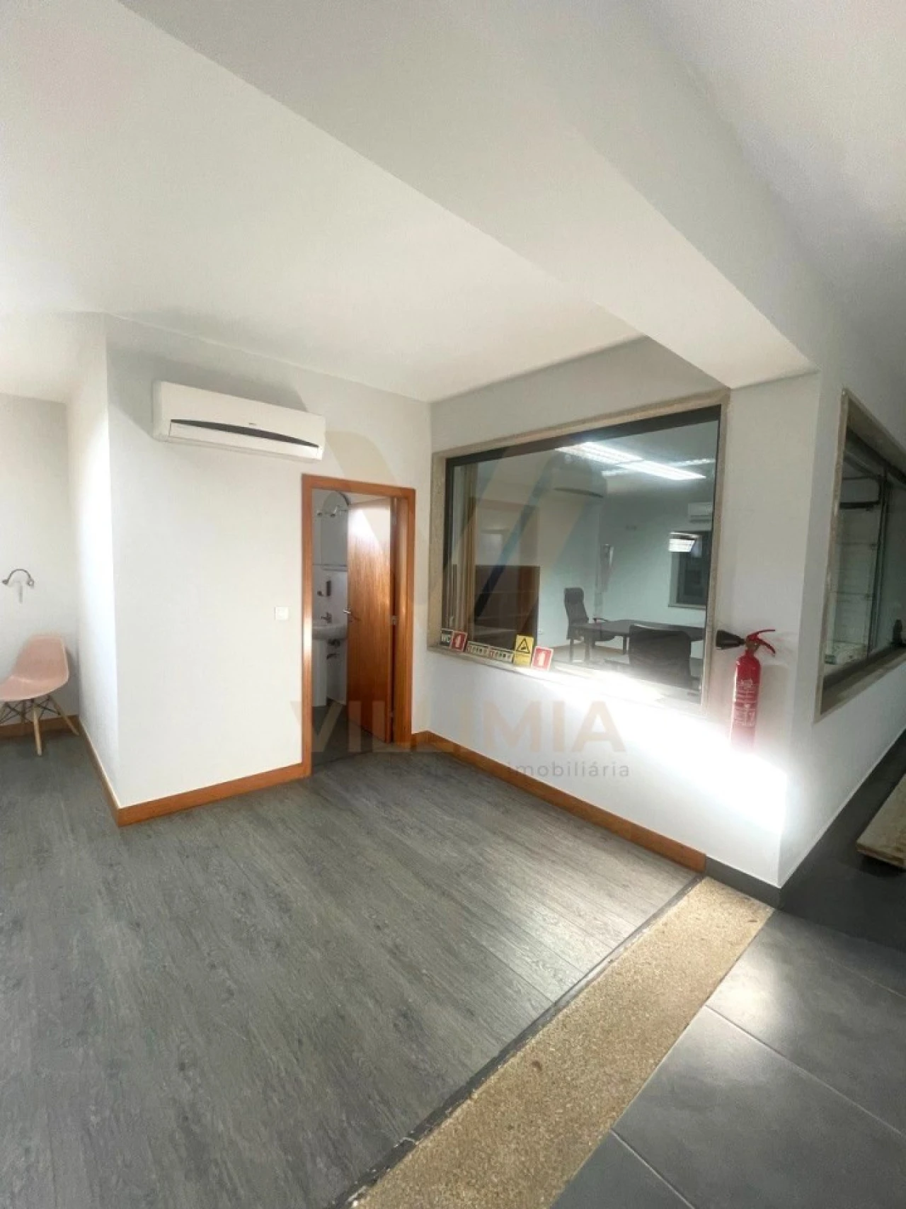 Armazém para Arrendamento em Arcozelo Foto 6