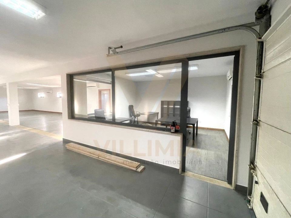 Armazém para Arrendamento em Arcozelo Foto 4