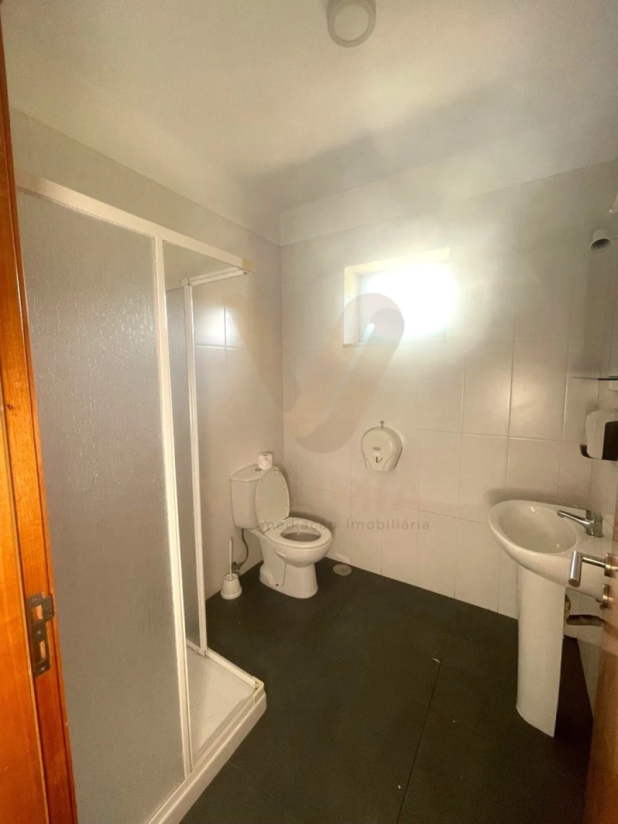 Armazém para Arrendamento em Arcozelo Foto 7