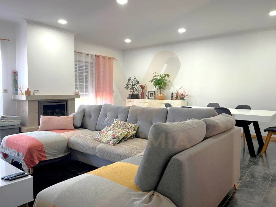 Moradia T5 para Venda em Arcozelo Foto 9