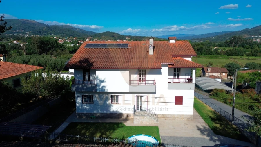 Moradia T5 para Venda em Arcozelo Foto 5