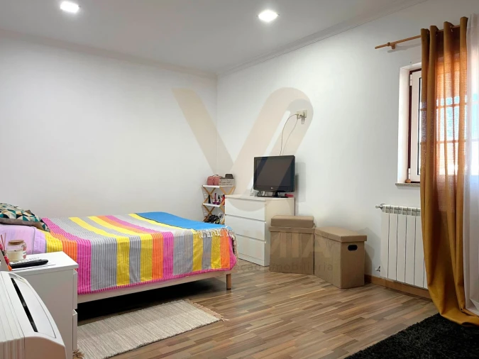 Moradia T5 para Venda em Arcozelo Foto 13