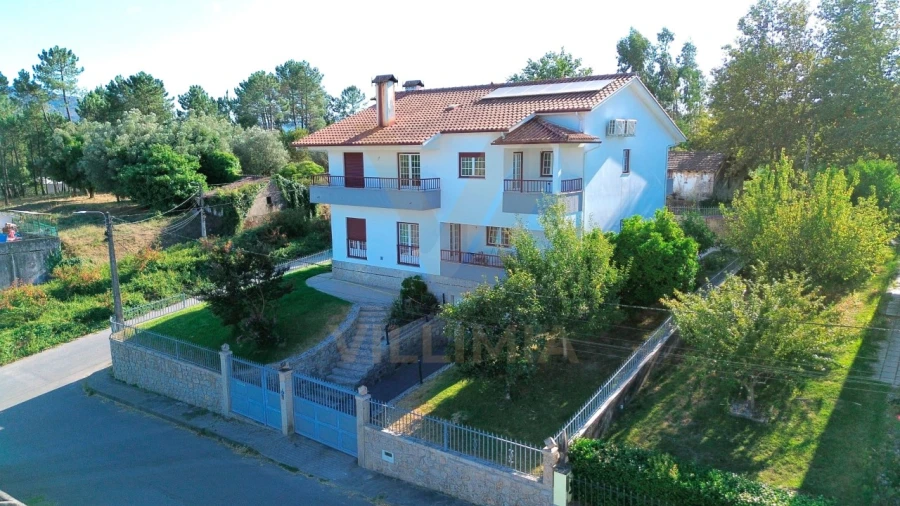 Moradia T5 para Venda em Arcozelo Foto 2