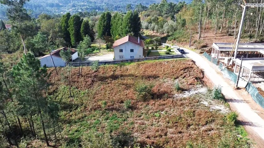 Terreno para Venda em Rebordões (Souto)