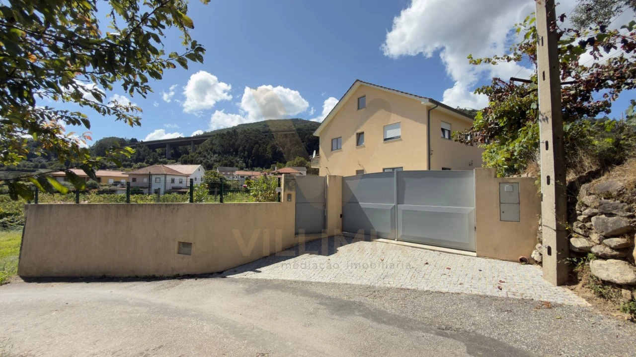 Moradia T7 para Venda em Labruja Foto 6