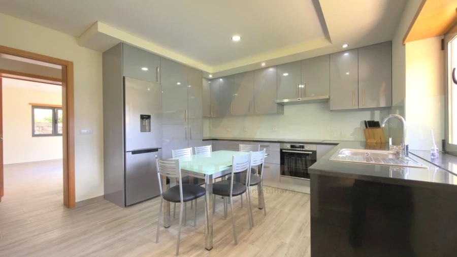 Moradia T7 para Venda em Labruja Foto 11