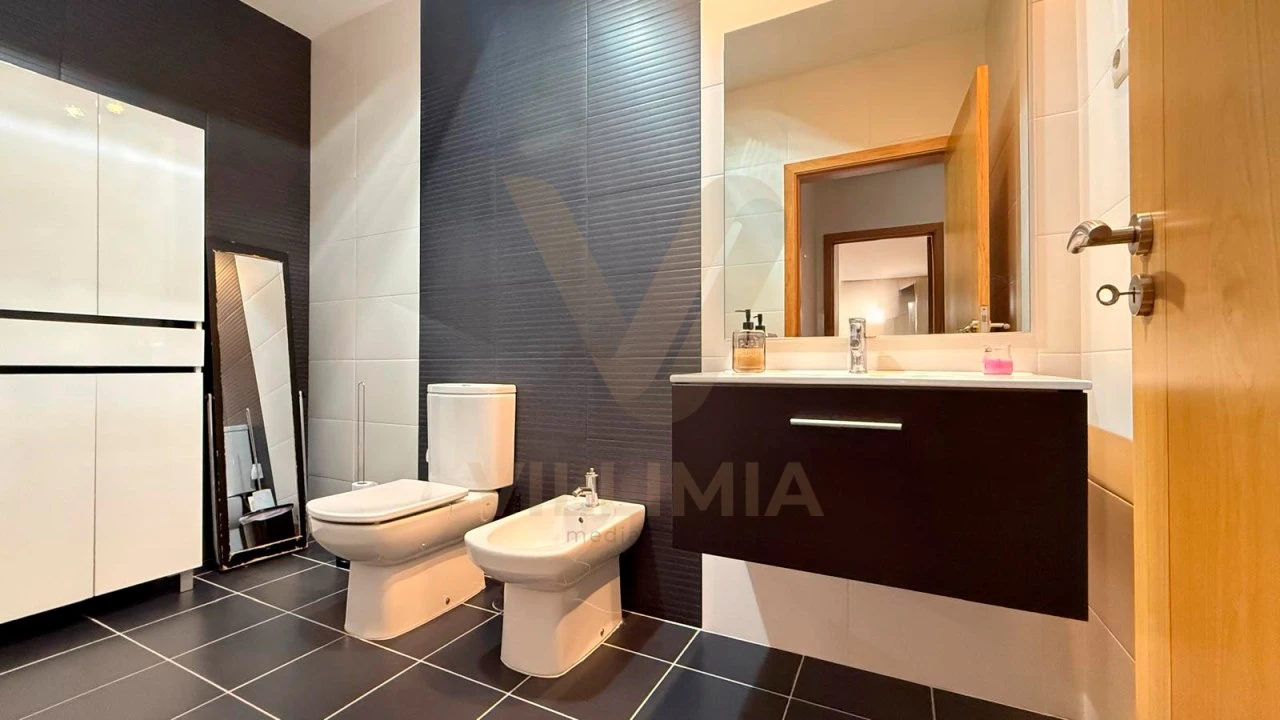 Apartamento T5 para Venda em Arcozelo Foto 12