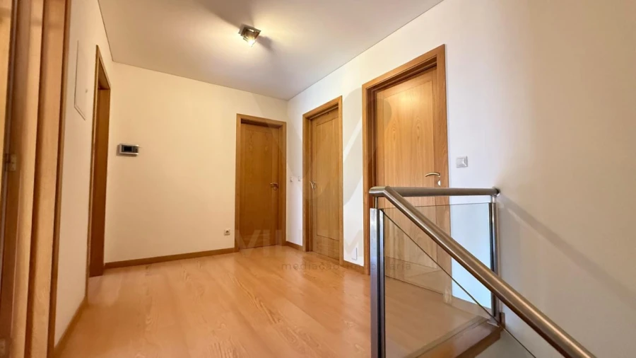 Apartamento T5 para Venda em Arcozelo Foto 14