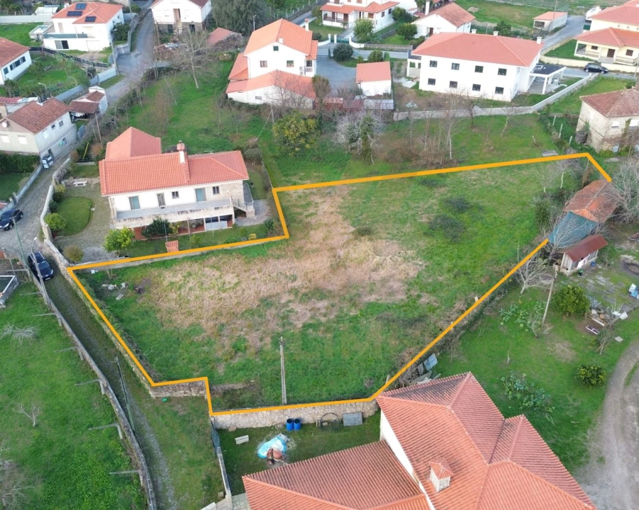 Terreno para Venda em Arcozelo Foto 1