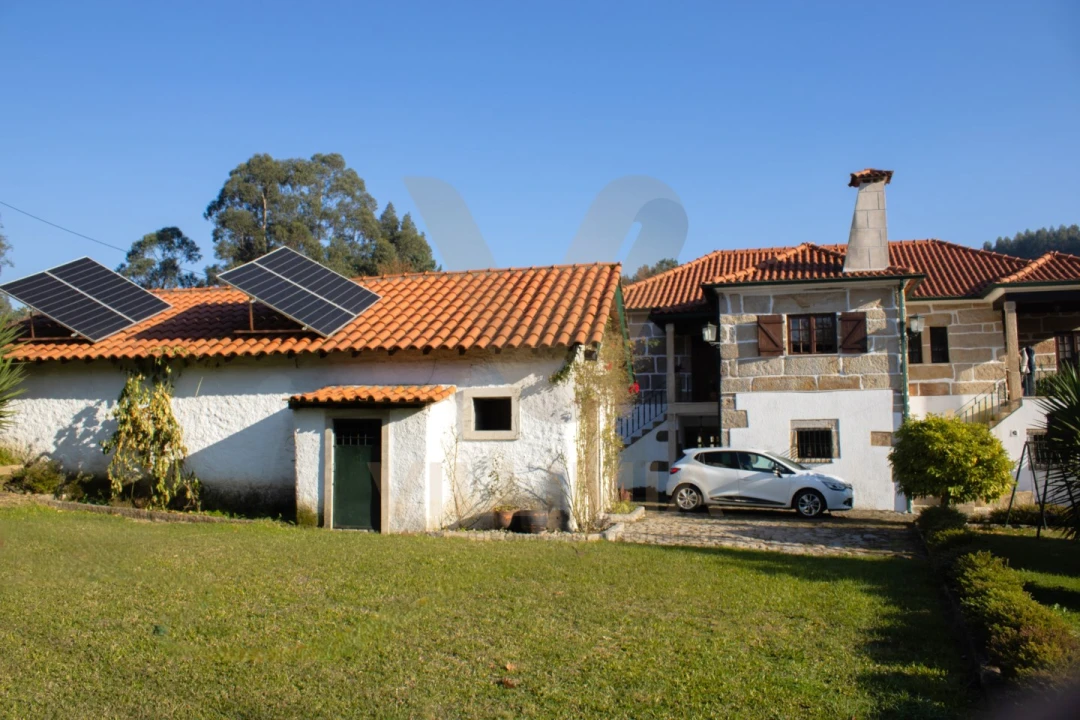 Moradia T5 para Venda em Rebordões (Souto) Foto 4