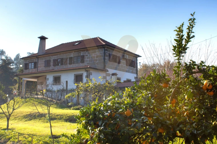 Moradia T5 para Venda em Rebordões (Souto) Foto 3