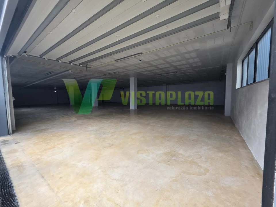 Armazém para Arrendamento em Portimão Foto 1