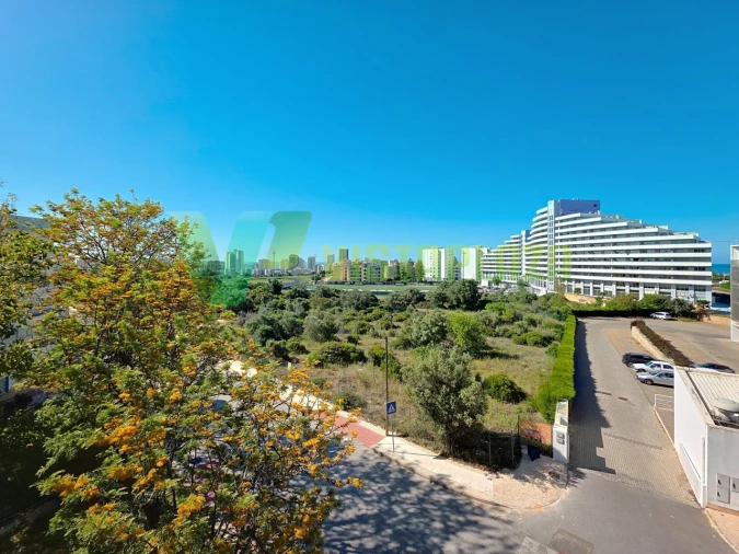 Apartamento T3 para Venda em Portimão Foto 11