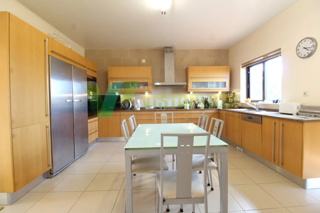 Moradia T5 para Venda em Lagos (São Sebastião e Santa Maria) Foto 18